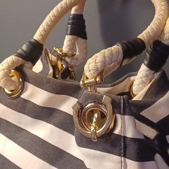 Michael Korsbucketpurse